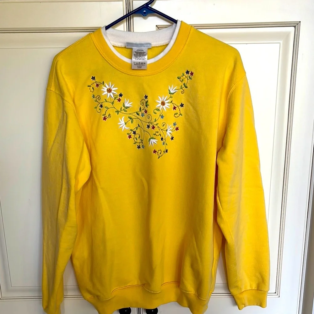 Yellow Floral Embroidered Sweatshirt by Country Store. L. - Picture 1 of 7
